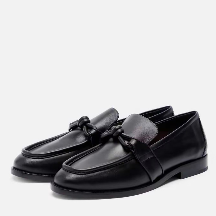 Leather Work Outfit - Sepatu Loafer Kulit Wanita dengan Detail