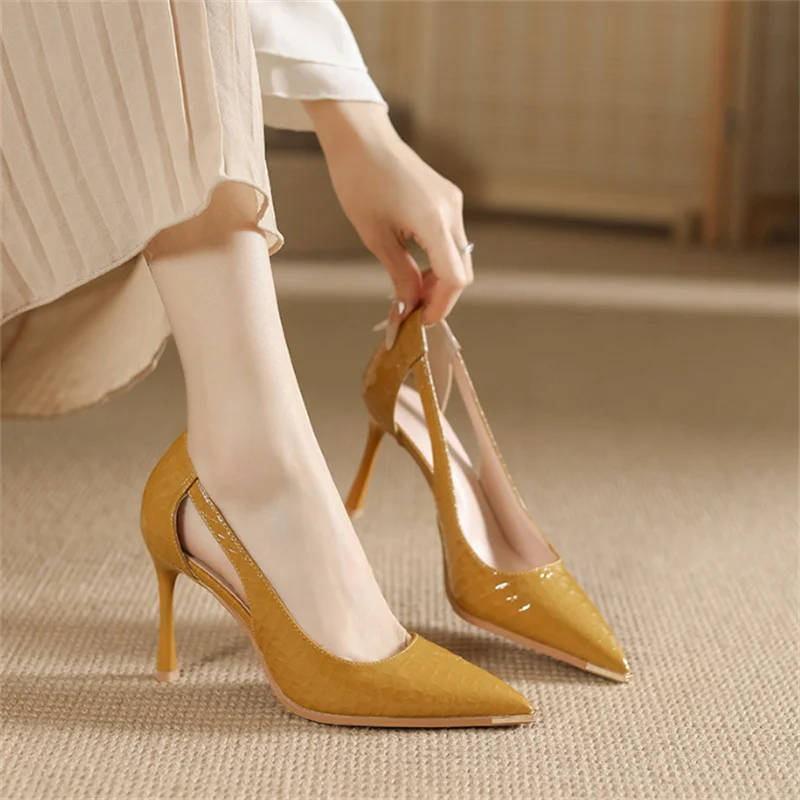Sepatu hak tinggi wanita kulit - Leather Work Outfit ulasan dan harga
